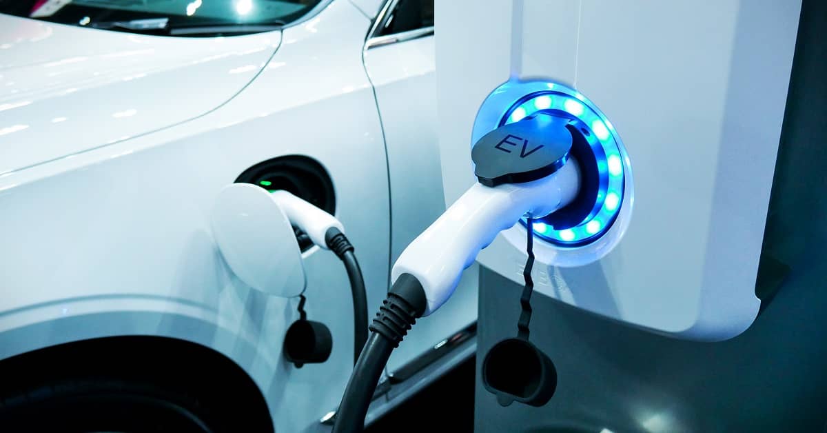 Charging an Electric Vehicle with Solar Power | REenergizeCO
